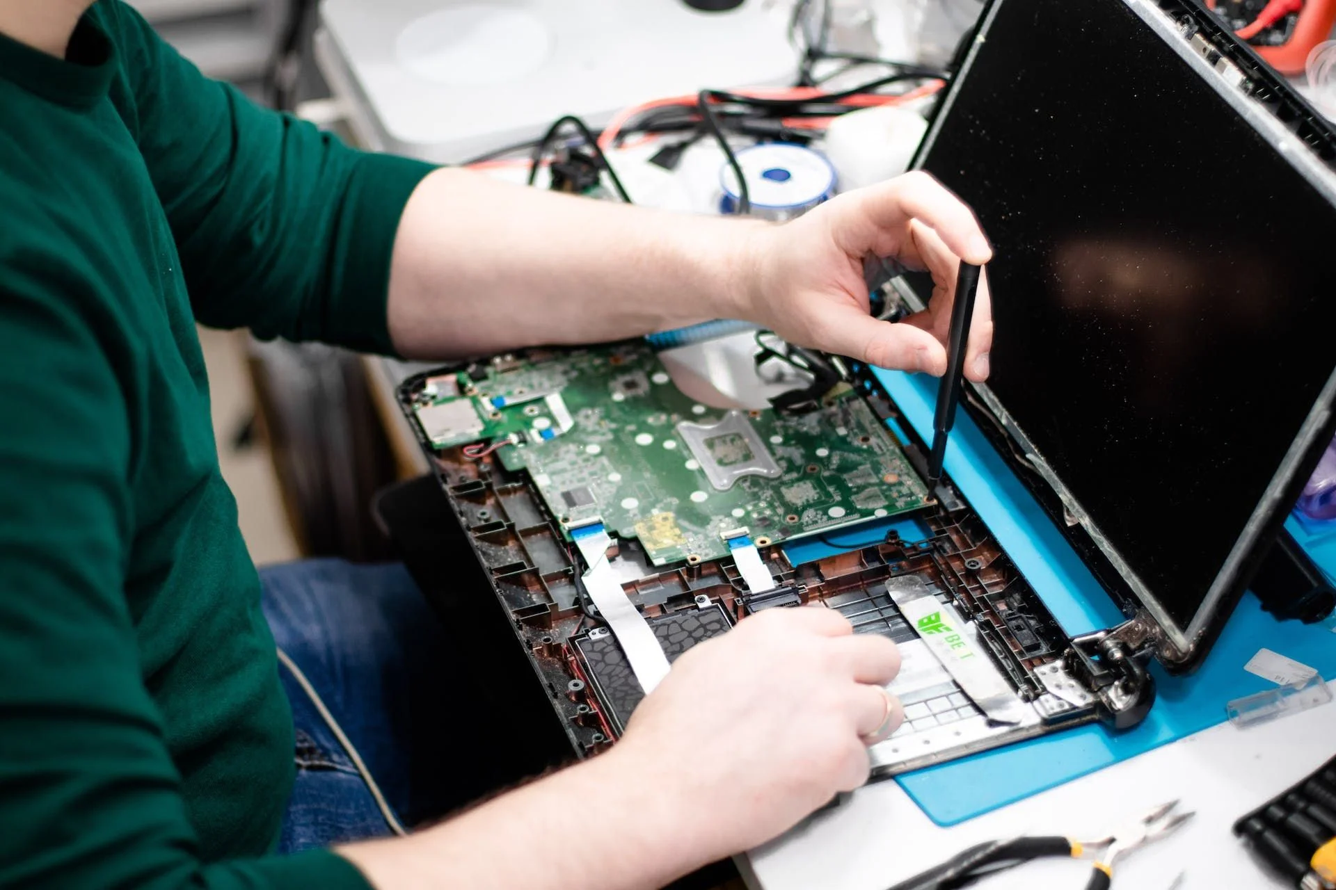 Certified technicians providing expert laptop repair services nationwide in Las Vegas