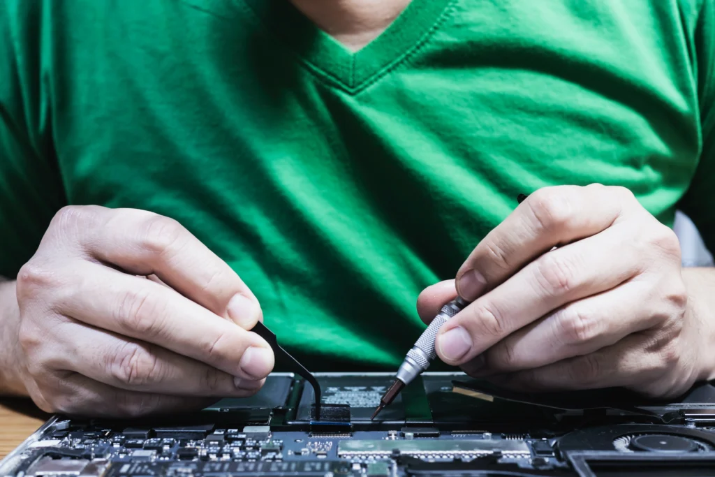 Digital Storm laptop screen replacement service