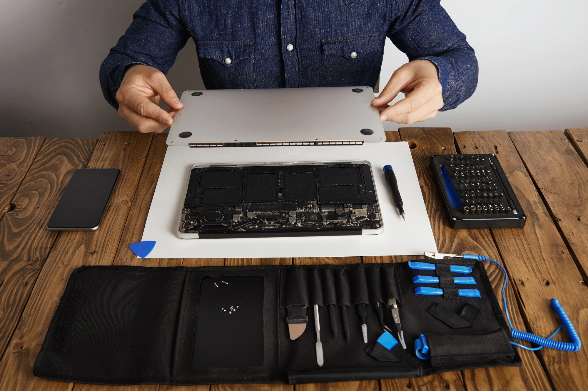 Replace Computer Frame Repairing Laptop Hinges & Frames: Complete Step-by-Step Guide