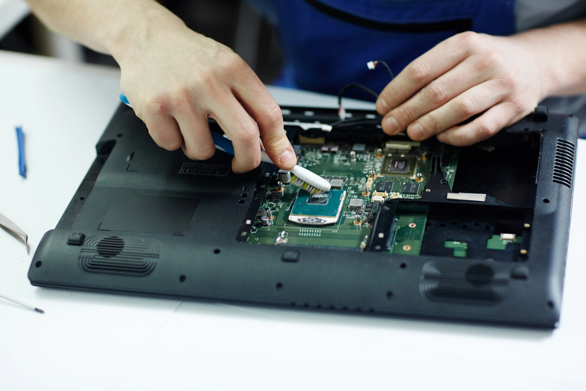 Diagnosing and Repairing Laptop Touchscreen Problems